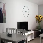 West Corner 아파트 *